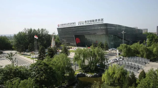 刘国中省长调研陕西自贸区国际港务区